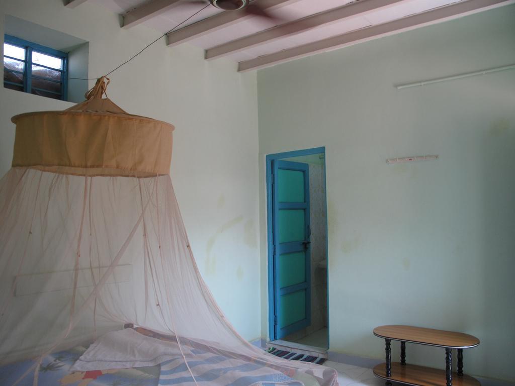 Om Shiva Guest House Hampi Extérieur photo
